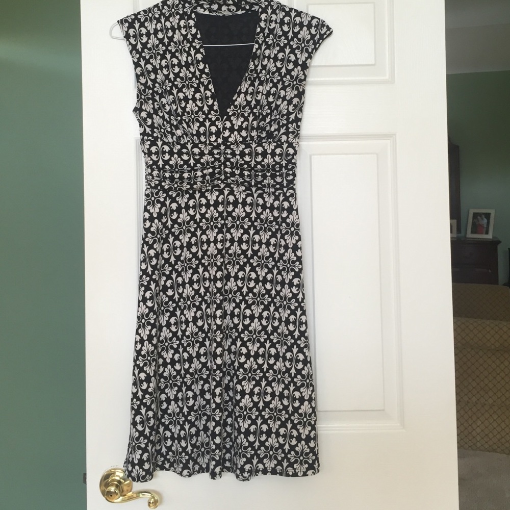 White House Black Market Dress Size 2-4